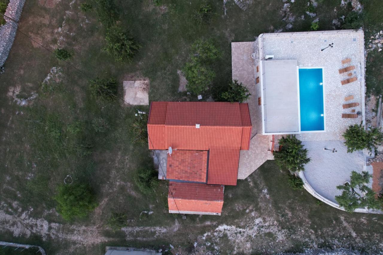 Patakun Holiday Home For 5, With Heated Pool Lecevica Exterior photo